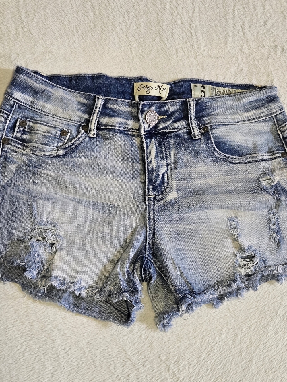 Indigo Rein Forever Distressed Denim Shorts, Light-wash, Faryed Hem - Size 3